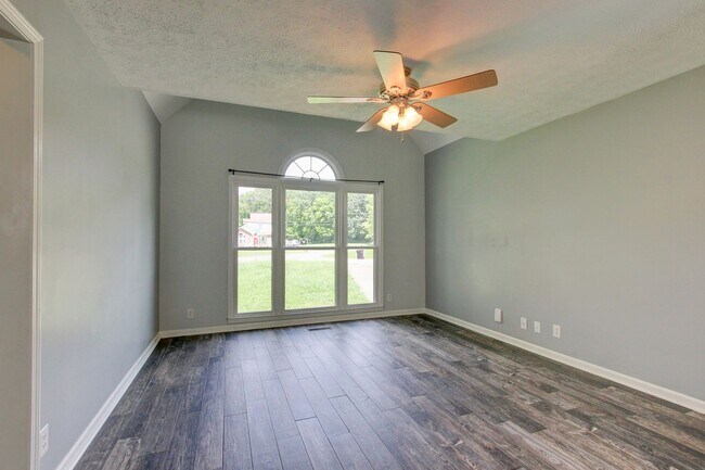 Building Photo - 180 Kings Deer Dr