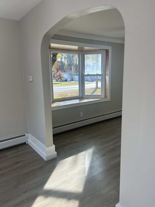 Building Photo - 164 Rabideau St