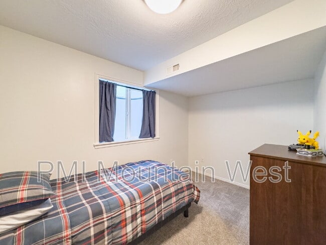 Building Photo - 607 E 1250 S