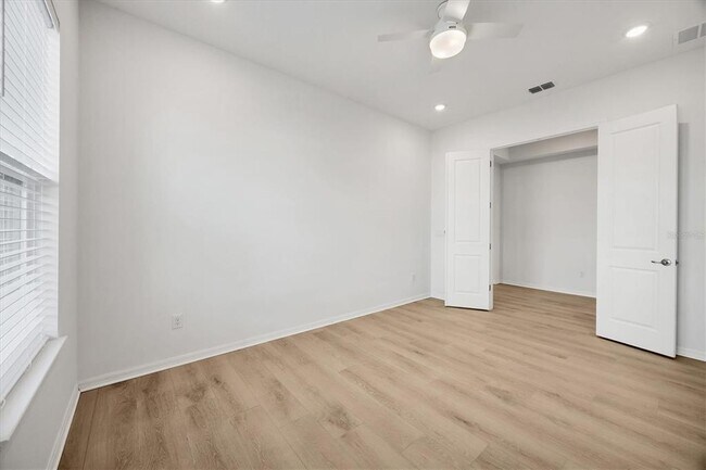 Building Photo - 7228 Great Egret Blvd