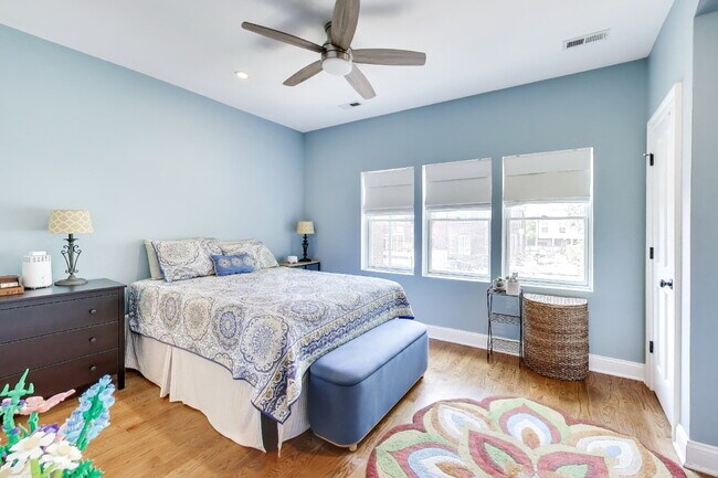 Building Photo - Charming 2bd/2.5ba LeDroit Park Home Available