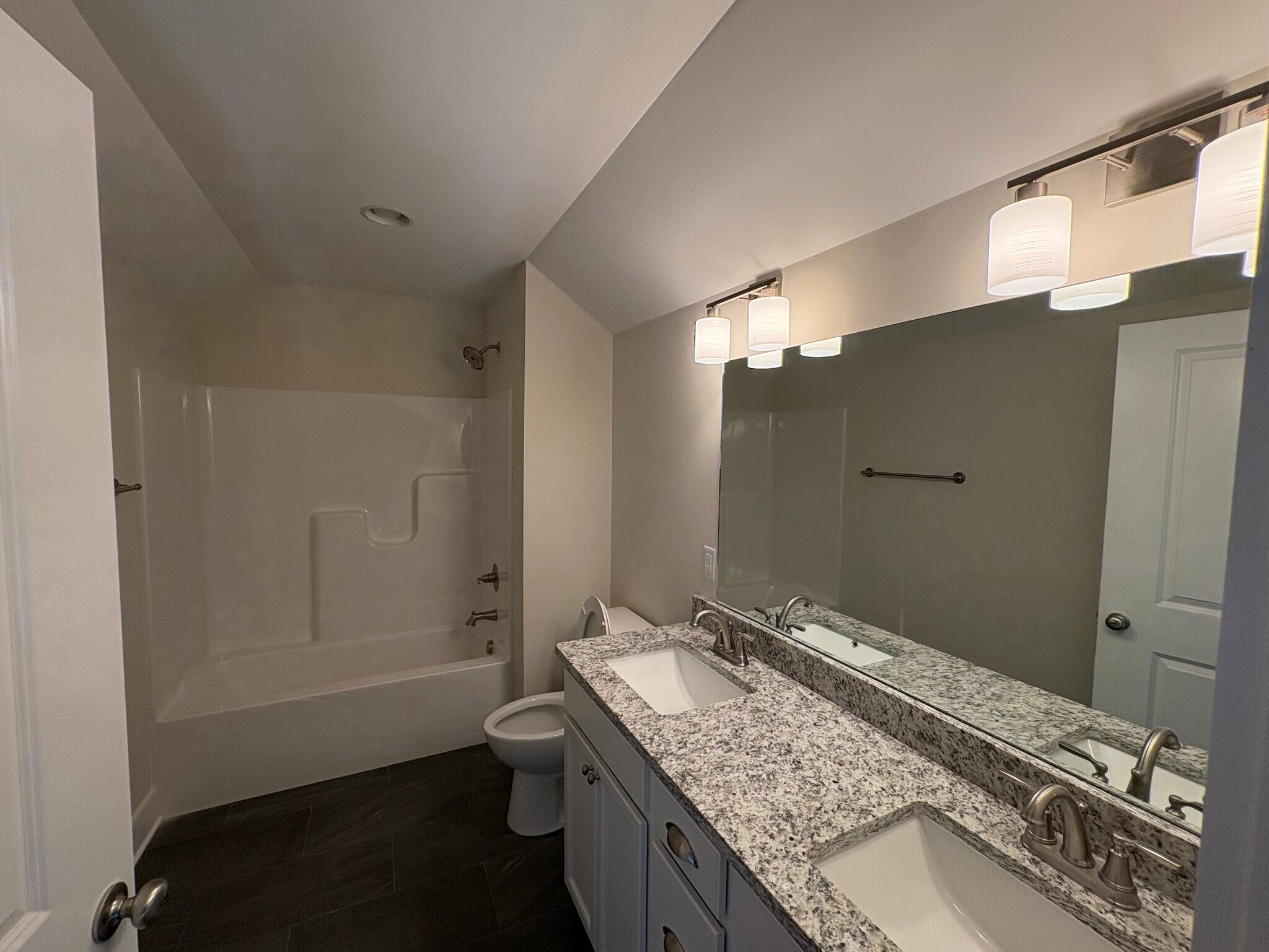 Building Photo - 4691 Heiskell Dr