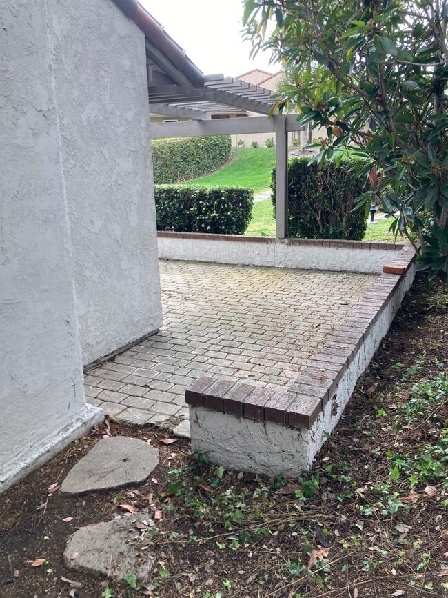 Building Photo - 25606 Spinnaker Dr