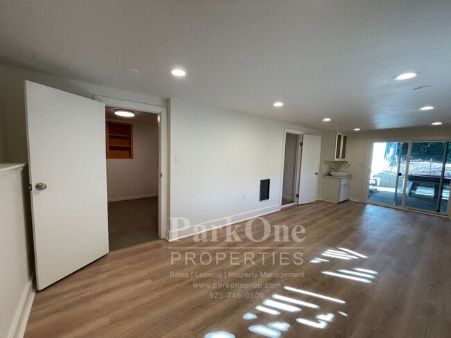 Building Photo - Spacious Home In Lafayette Hills