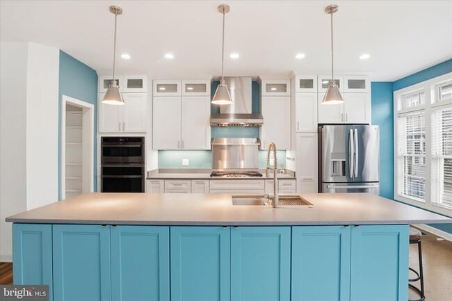 Building Photo - 901 Harrison Cir