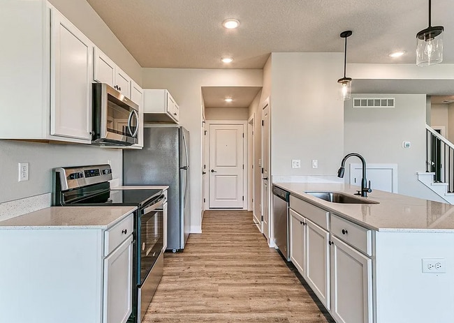 Building Photo - 6951 Bluebell Ct