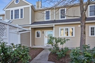 Building Photo - 310 Tilden Commons Ln