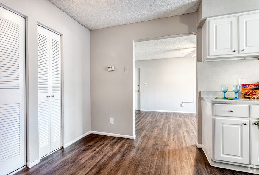1BR, 1BA - 618SF - Upgraded A2 Floorplan - Shoreline Pointe