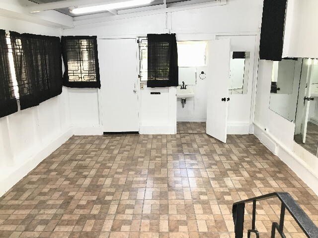 Building Photo - 1655 Onipaa St