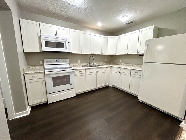 Building Photo - 6724 Zircon Dr