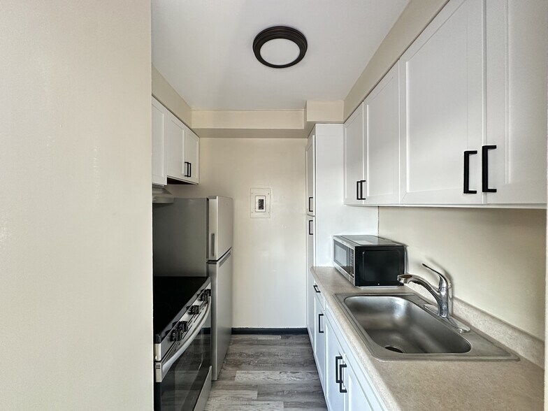 Building Photo - 1400 Chicago Ave