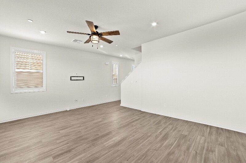 Building Photo - 26840 Red Dr