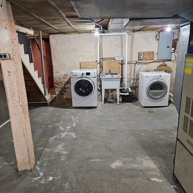 Building Photo - Bright 3 Bedroom, 1 Bath Home in Dallastown Schools!