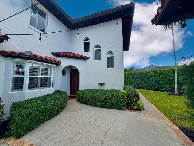 Building Photo - 6401 Travis Rd