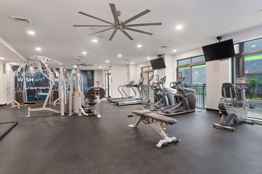 Building Photo - 305 10th Street South