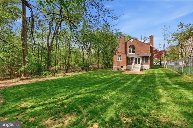 Building Photo - 5736 8th Rd N