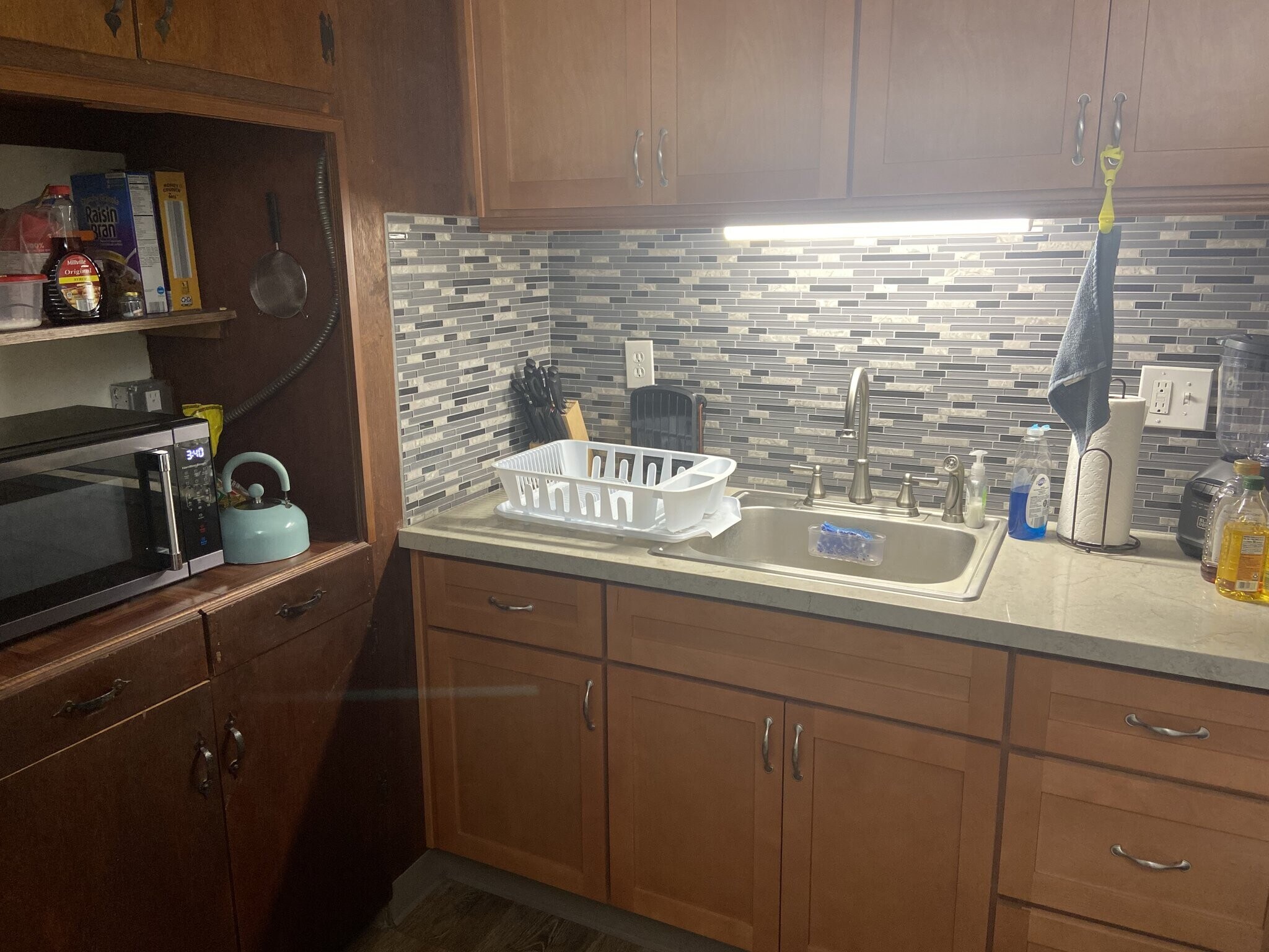 Building Photo - 4937-4959 Olivewood Ave