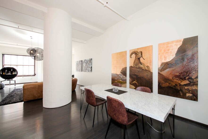 Building Photo - 1645 Vine St