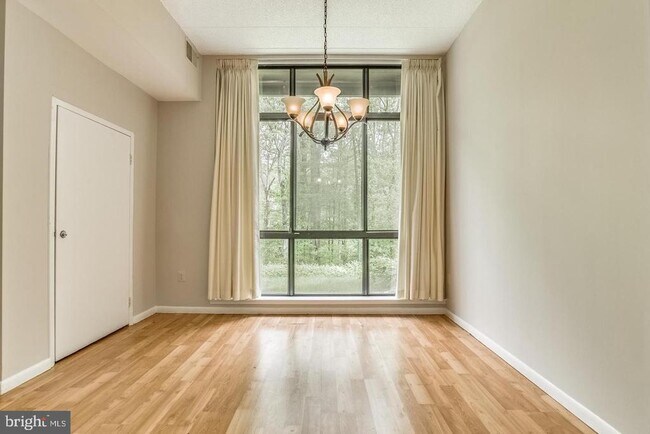Building Photo - 11564 Rolling Green Ct