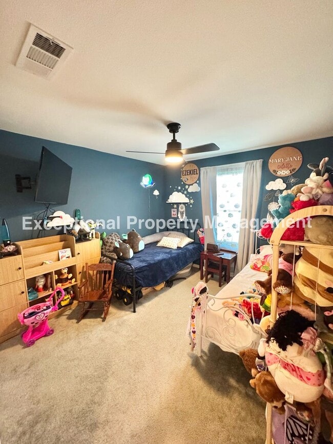 Building Photo - 13941 Blossom Way