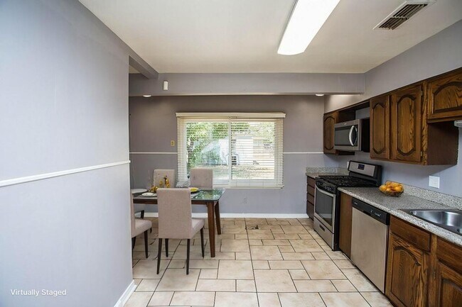 Building Photo - Available Now or for Summer 2025 PreLease!