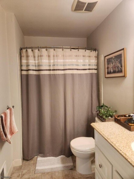 Building Photo - 330 Penns Way