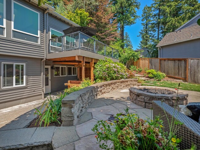 Building Photo - Welcome to the beautiful remodeled home ne...