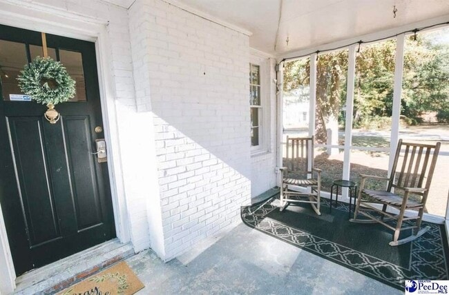 Building Photo - 1406 W King Ave