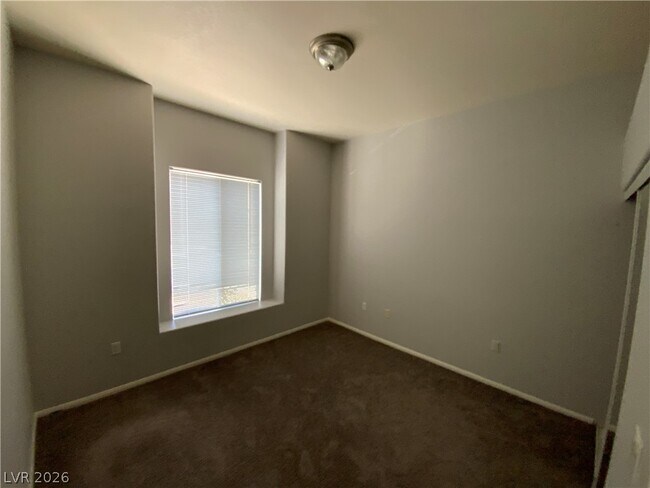 Building Photo - 3541 Desert Cliff St