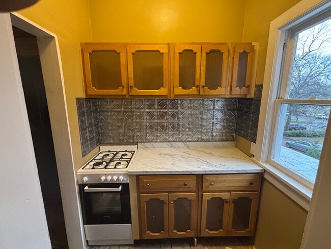 Building Photo - 85 S Hamilton St