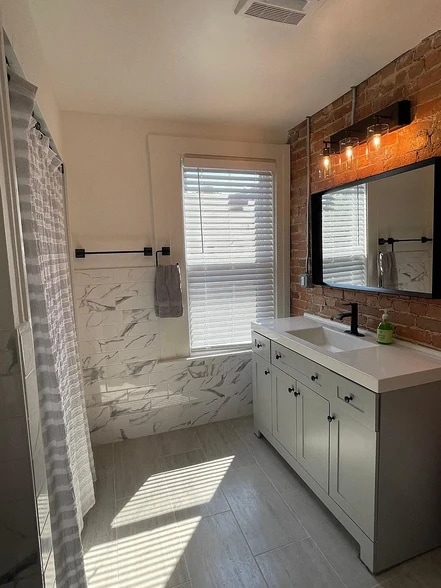 Bathroom - 22 State St