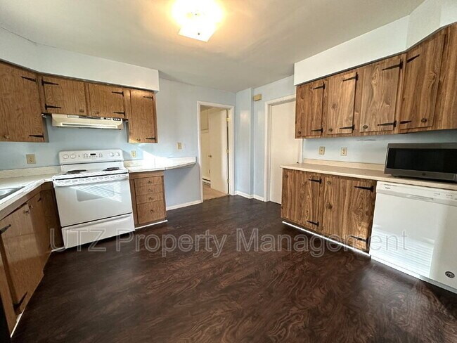 Building Photo - 4234 Hanover Pike