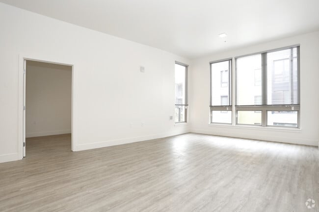 Interior Photo - 401 Derby