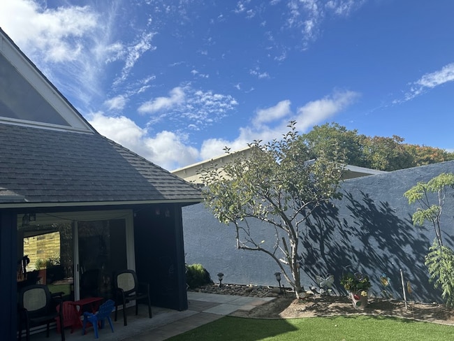 Building Photo - Bright and Airy Sunnyvale Home with Updated Bathrooms and Private Yard