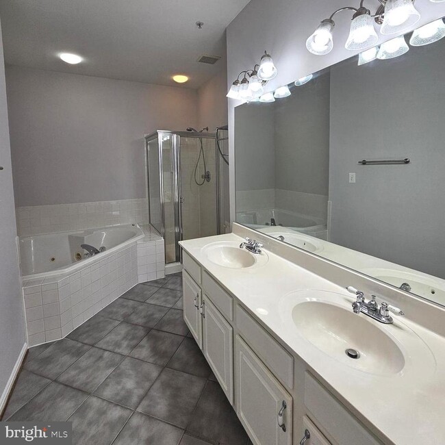 Building Photo - 5431 Cheyenne Knoll Pl
