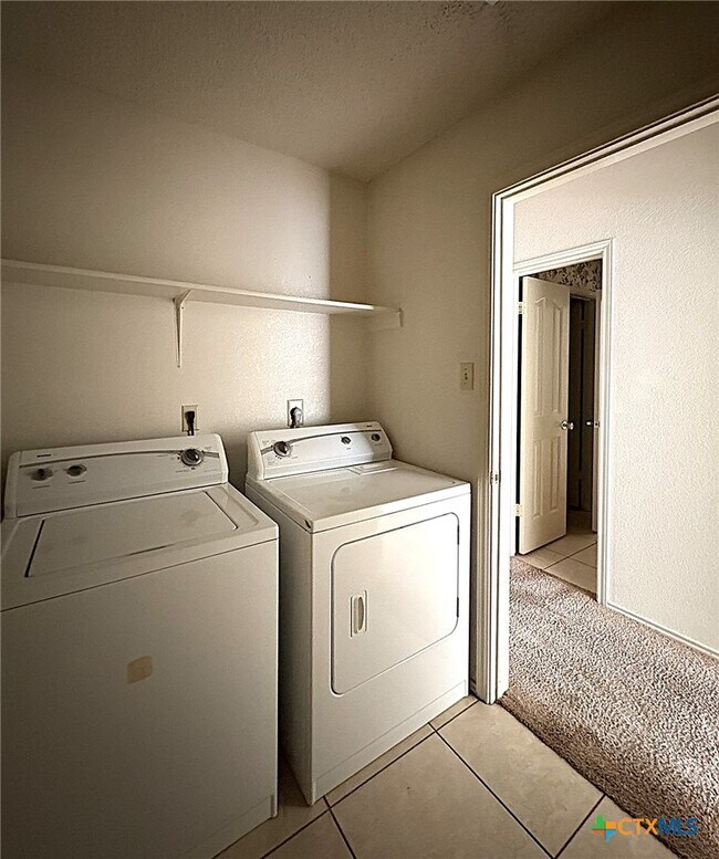 Building Photo - 607 Ottawa Dr