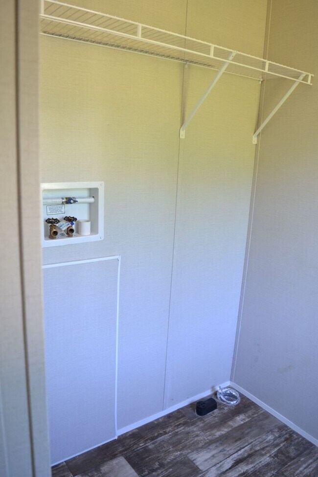 Building Photo - 155 Liles Dr