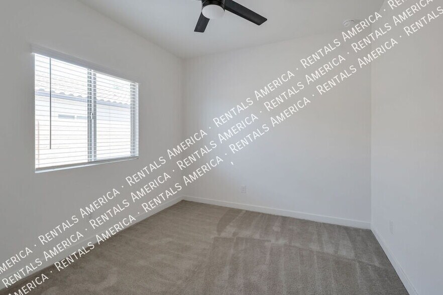 Building Photo - 948 E Wiley Way