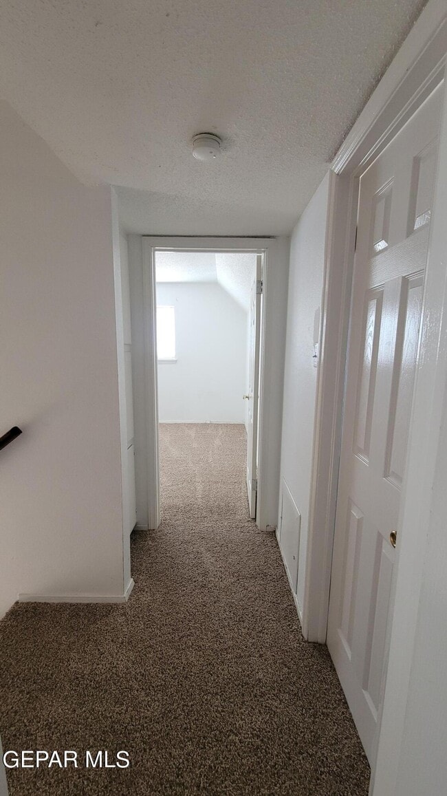 Building Photo - 1405 Cessna Dr