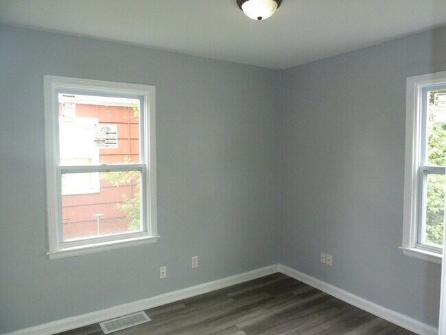 Building Photo - Charming Ranch, 3 bedrooms 2 baths