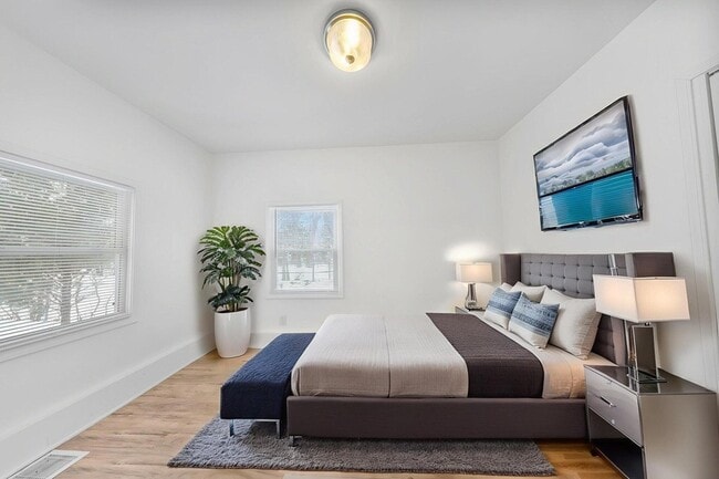 Building Photo - 820 Brown St