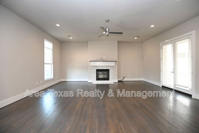 Building Photo - 2220 Portsmouth St