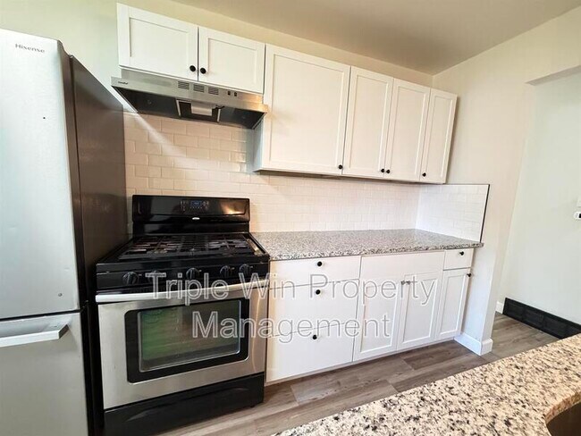 Building Photo - 2257 Luxmore Dr