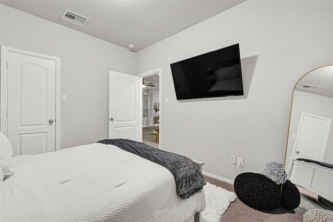 Building Photo - 31607 Eldorado Ln