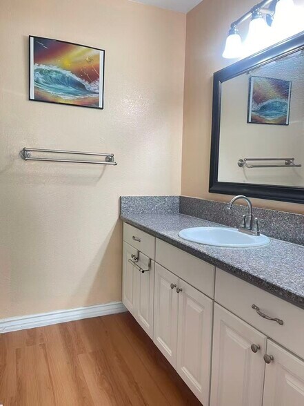 Building Photo - 660 Golden Springs Dr