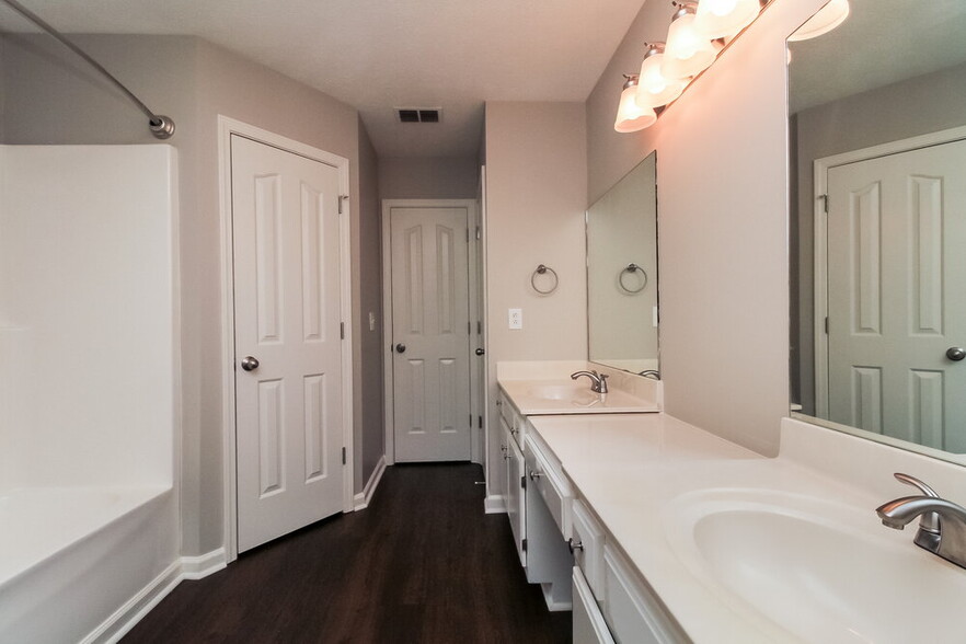 Building Photo - 1231 Azure Way