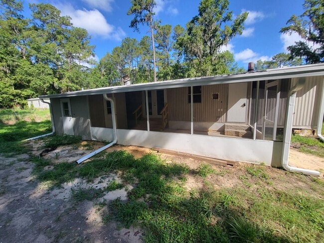 Building Photo - NEWLY RENOVATED 3/2 Home in SW Ocala. Close to WEC & Dunnellon
