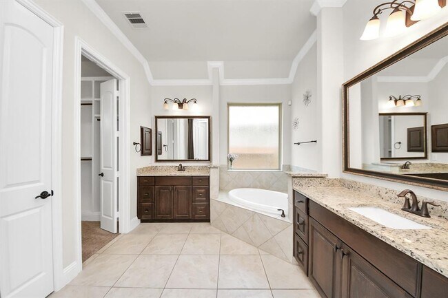 Building Photo - 11618 Arbirlot Dr