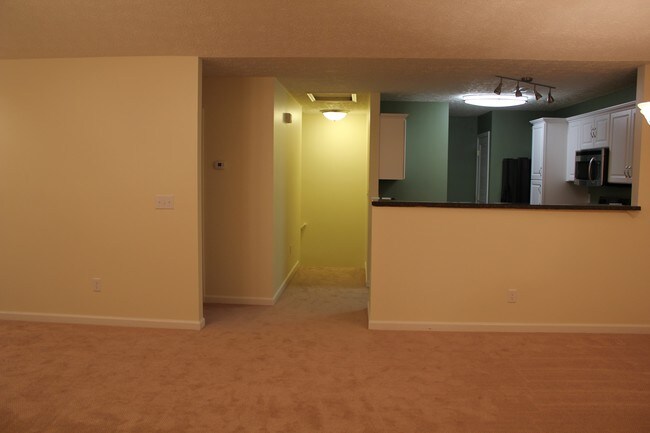Building Photo - 1903 Griffon Dr