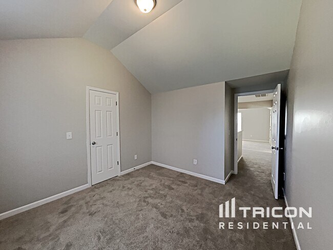 Building Photo - 851 Red Oak Tree Dr